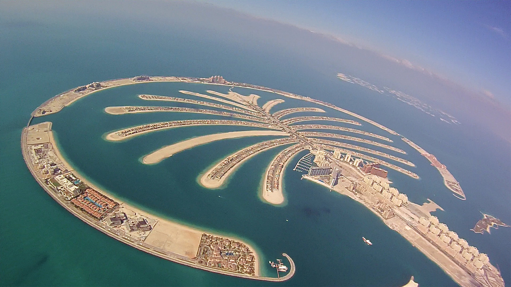 Dubai_Wingsuit_Flying_Trip_(7623566780)